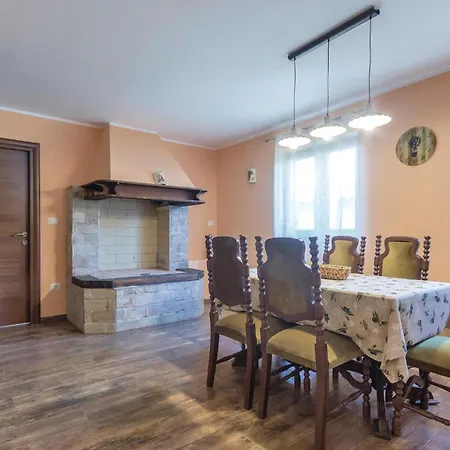 Сasa de vacaciones 4 Bedroom Gorgeous Home In Pula Pula