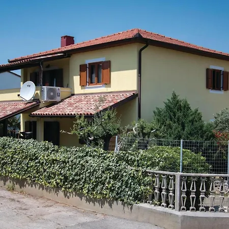Сasa de vacaciones 4 Bedroom Gorgeous Home In Pula Pula