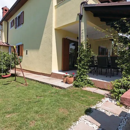 4 Bedroom Gorgeous Home In Pula Сasa de vacaciones *