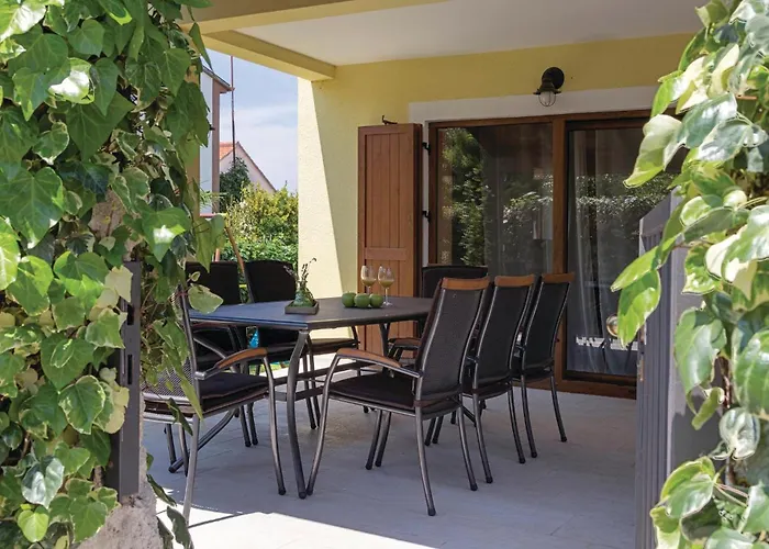 Stunning In With Wifi Пула